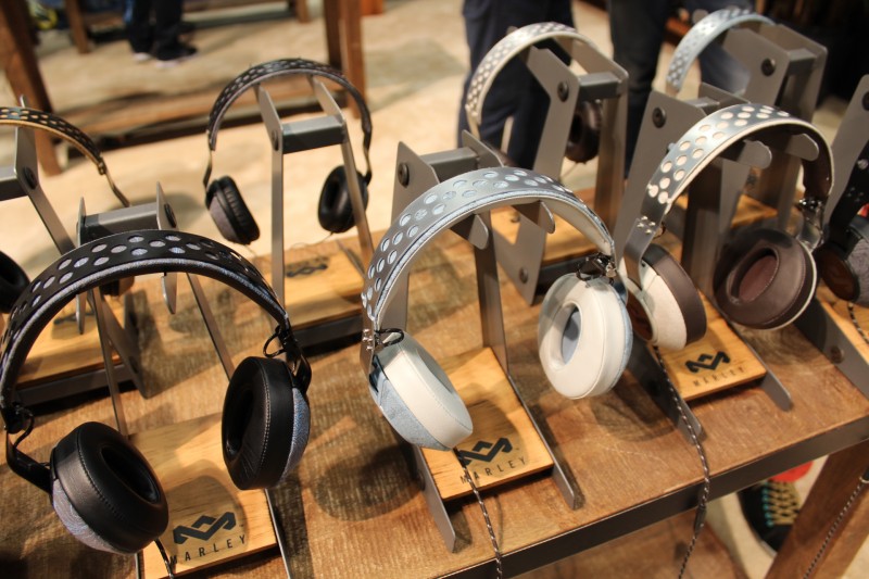 Headphone Shipments Increase 8.5% Worldwide in 2014