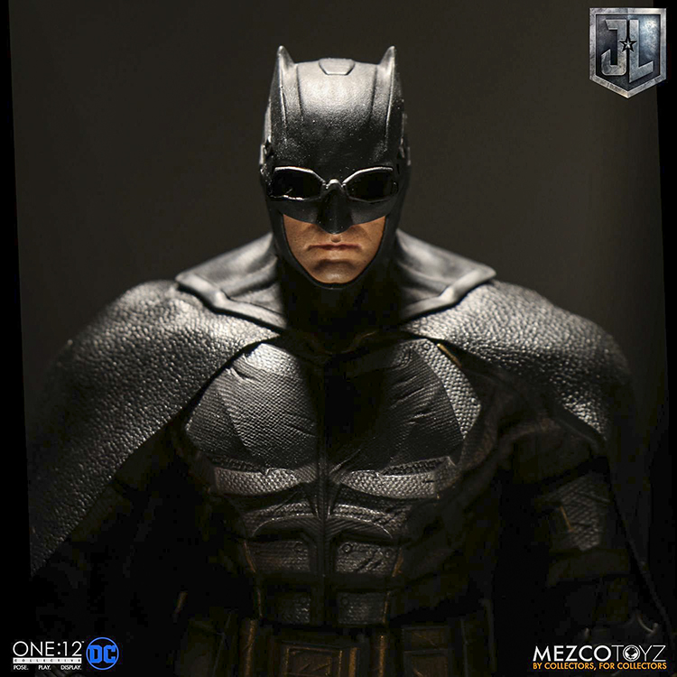 Introducing the Tactical Suit Batman Figure from Mezco Toyz - Beantown ...